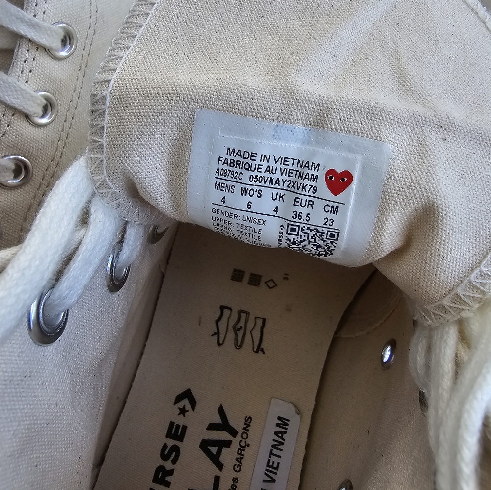 Comme des Garcons PLAY Cream Red Sneakers - Picture 6 of 16